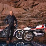 Terence Hill mit seinem Motorrad / Harley